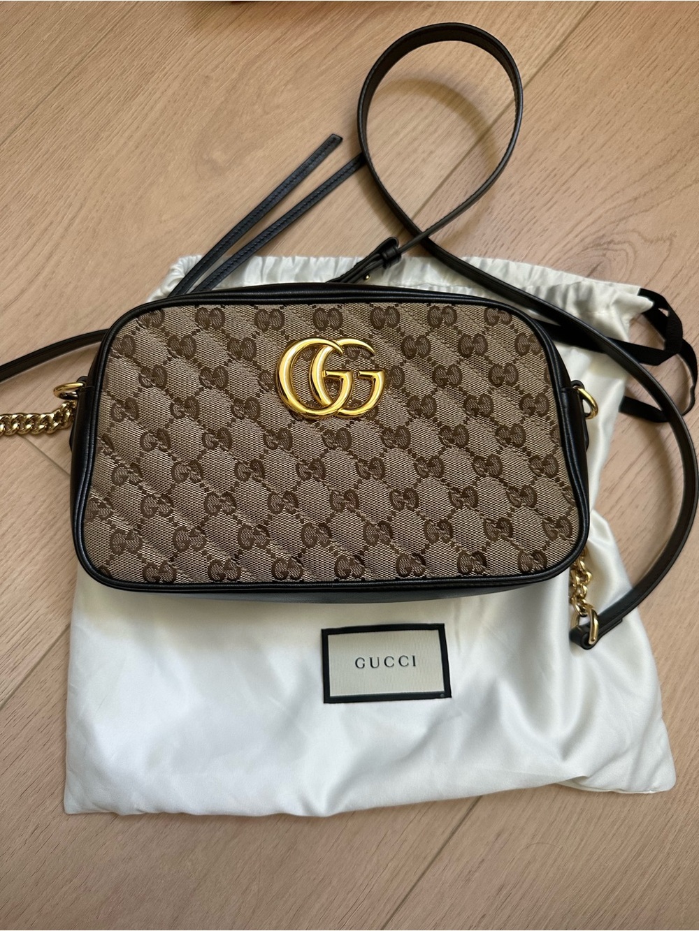 Gucci Beige GG marmont Supreme Canvas Crossbody with Black Trim & Gold Hardware - Picture 2 of 11